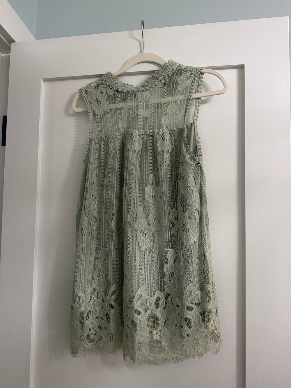 Xhilaration Mint Lace Overlay Sleeveless Top